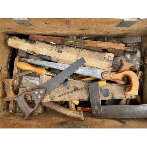 471 - Tools, mixed quantity of hand tools, as shown.
No Box.

This lot is collection only.