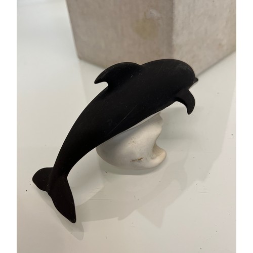 182 - A boxed Highbank porcelain figurine of a Dolphin.

This lot is available for in-house shipping