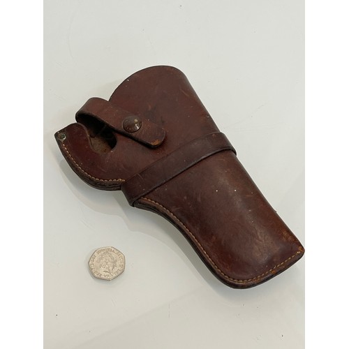 193 - A quality leather holster for a pistol by HH Heiser of Denver USA,  22 cm x 13 cm.

This lot is avai... 