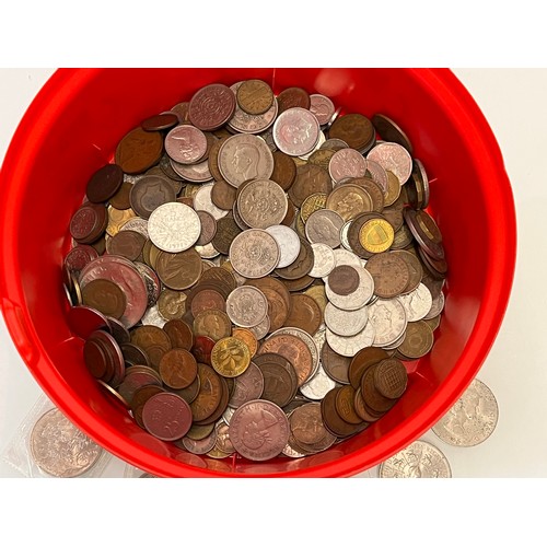 199 - A tub of coins.

This lot is available for in-house shipping