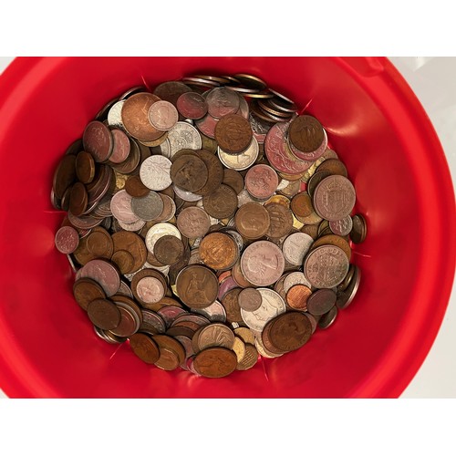 199 - A tub of coins.

This lot is available for in-house shipping