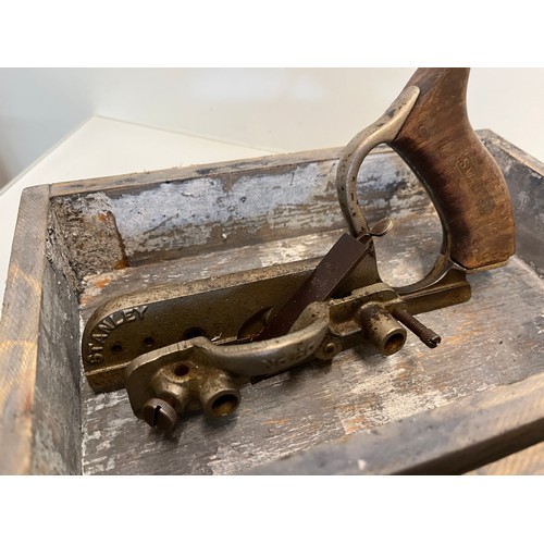 462 - Tools, Three boxed wood working planes, part of a large collection of carpentry tools.

This lot is ... 