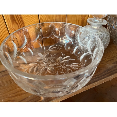 379 - Mixed glass wares, two bowls and a dessing table pot.

This lot is collection only