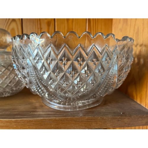 379 - Mixed glass wares, two bowls and a dessing table pot.

This lot is collection only