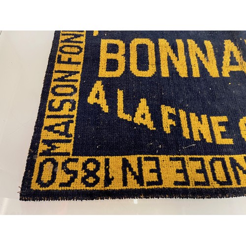 33 - Breweryana, a tapestry Champagne advertising mat 70 cm x 50 cm.

This lot is available for in-house ... 