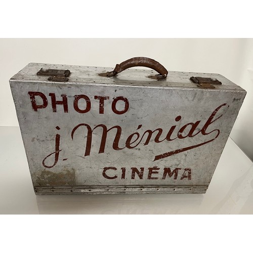 176 - Industrial luggage, photographic storage, an aluminium case marked for a photographer, 60 cm x 39 cm... 