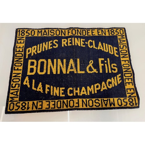 187 - Breweryana, a tapestry Champagne advertising mat 70 cm x 50 cm.

This lot is available for in-house ... 