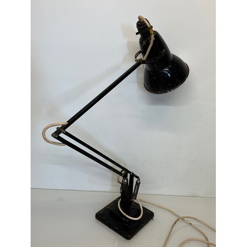 163 - An original Anglepoise desk lamp.

This lot is available for in-house shipping