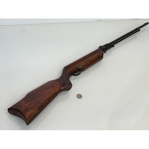 173 - Relum Tornado .177 air rifle with under lever action.

This lot is collection only.