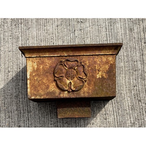 248 - Architectural salvage, a cast iron rain hopper decorated with an English rose design. 28 cm x 21 cm ... 