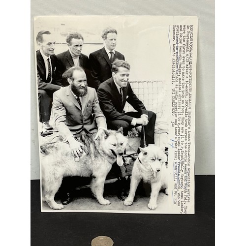 147 - Ephemera, polar exploration, Sir Edmund Hillary interest, period press photo of Britains four man Tr... 