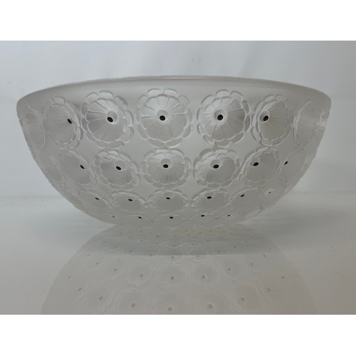 198 - Large Lalique textured cactus pattern glass bowl.

This lot is available for in-house shipping