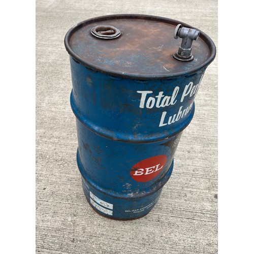 281 - Automobilia, vintage motor car garage large 16 US gallon oil drum for Bel Ray Performance Oils. 37 c... 