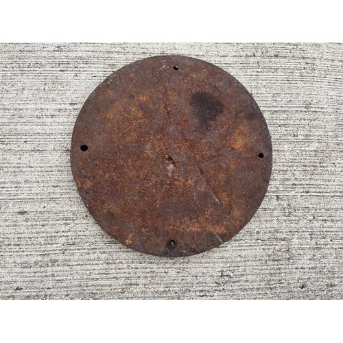 334 - Man Cave, a Cast iron sign, sewer marker indicating 4 feet, 24 cm in diameter.

This lot is availabl... 