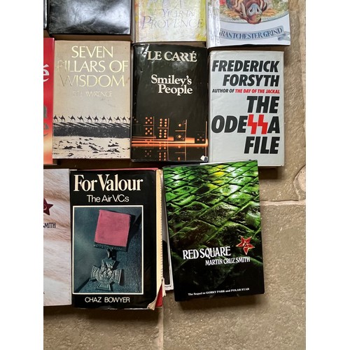 490 - Books a collection of 17 hard backed novels, Forsyth Mayle, Sharp, Le Carre, Cruz Smith etc.

This l... 