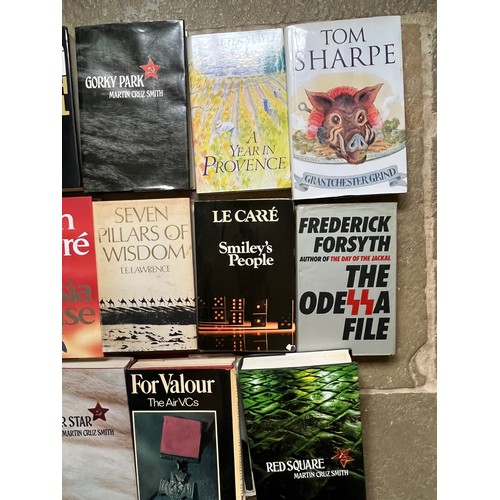 490 - Books a collection of 17 hard backed novels, Forsyth Mayle, Sharp, Le Carre, Cruz Smith etc.

This l... 