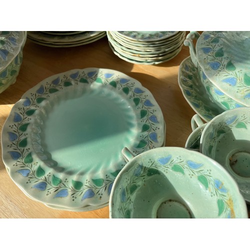 512 - Collection of Royal Doulton Melody pattern dinner wares.

This lot is available for in-house shippin... 