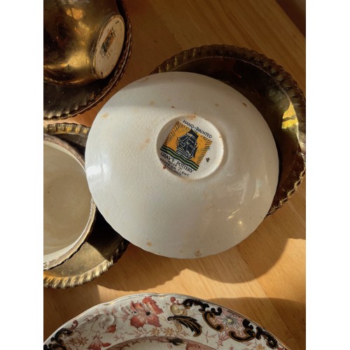 514 - Collection of decorative table wares, includes Grays Pottery items.

This lot is available for in-ho... 