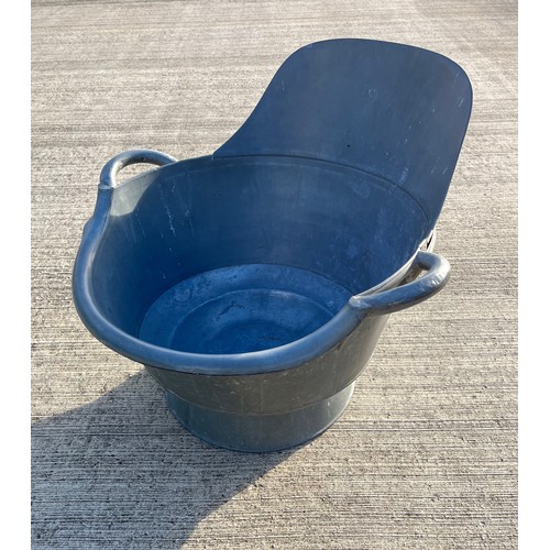 345 - An unusual Galvanised tin bath, great for the Christmas tree container or for summer planting. 57 cm... 