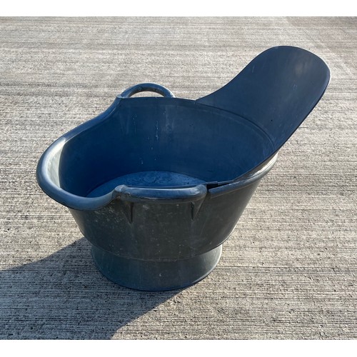 345 - An unusual Galvanised tin bath, great for the Christmas tree container or for summer planting. 57 cm... 