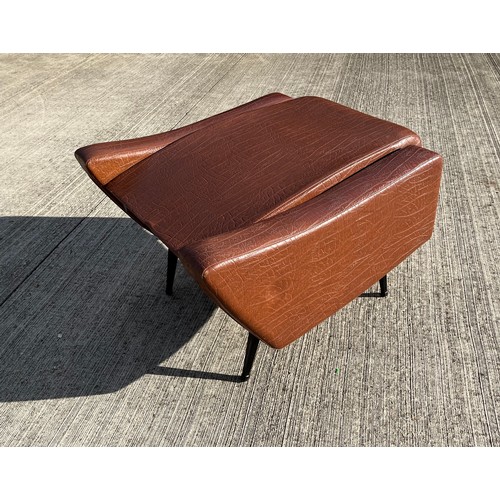 346 - 1960’s mid century furniture, a folding arm chair.

This lot is collection only