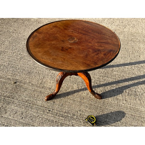 358 - Circular topped centre table 60 cm in diameter 46 cm high.

This lot is collection only