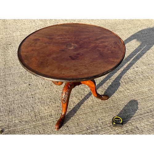 358 - Circular topped centre table 60 cm in diameter 46 cm high.

This lot is collection only