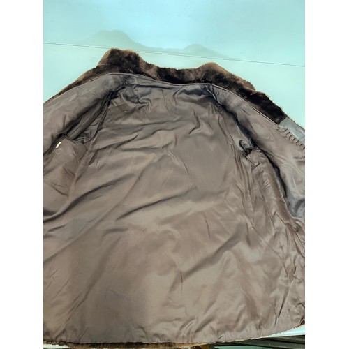 374 - Ladies fur coat size 46.

This lot is available for in-house shipping