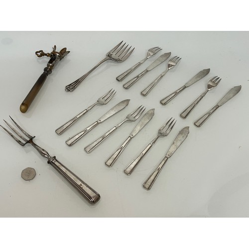 18 - Mid century cutlery, flat wares, a set of hall marked and with a registered design mark, art deco fi... 