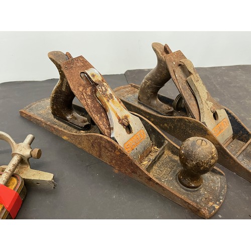 56 - Tools, five wood working planes, Stanley etc, from a large collection of carpentry and other tools.
... 