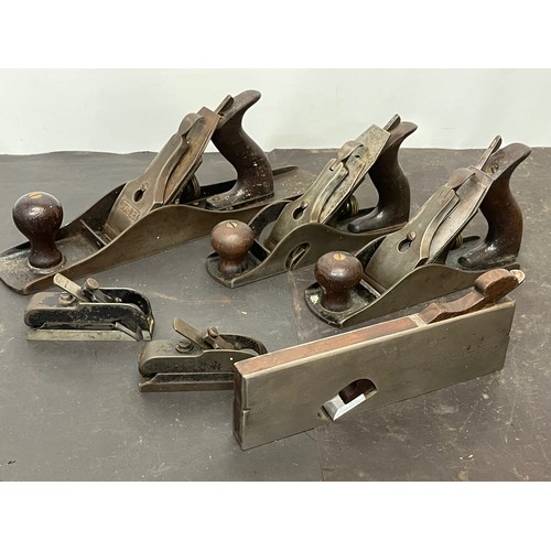 61 - Tools, six wood working planes, Stanley etc, from a large collection of carpentry and other tools.

... 