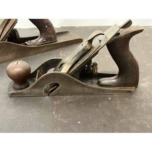 61 - Tools, six wood working planes, Stanley etc, from a large collection of carpentry and other tools.

... 