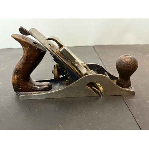 63 - Tools, five wood working planes, Record etc, from a large collection of carpentry and other tools.

... 