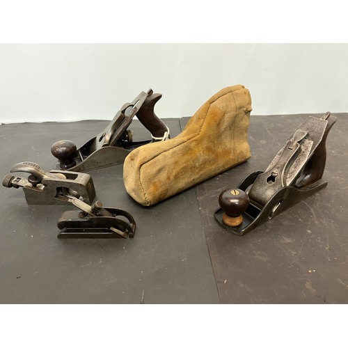 64 - Tools, five wood working planes, Record, Bed Rock etc, from a large collection of carpentry and othe... 