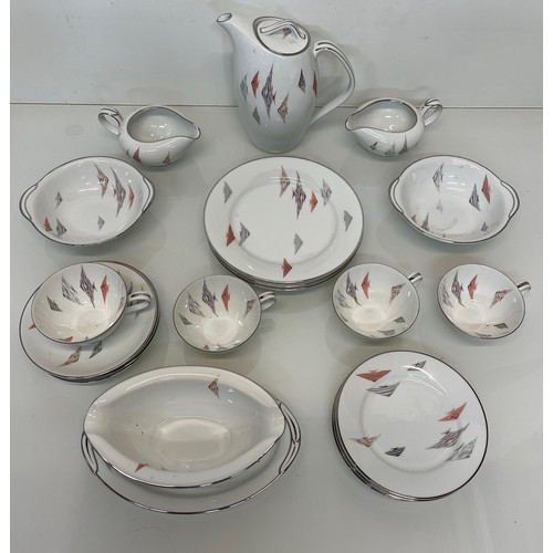 77 - Mid Century table wares decorated with Angel Fish. 

This lot is available for in-house shipping