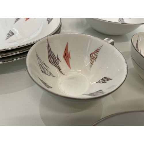 77 - Mid Century table wares decorated with Angel Fish. 

This lot is available for in-house shipping