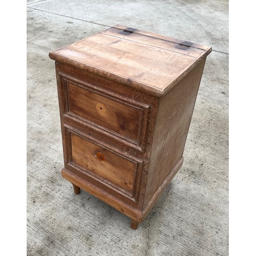 90 - Pine storage unit with two faux drawers and hinged lid, 51cm x 49 cm x 85 cm high.

This lot is coll... 