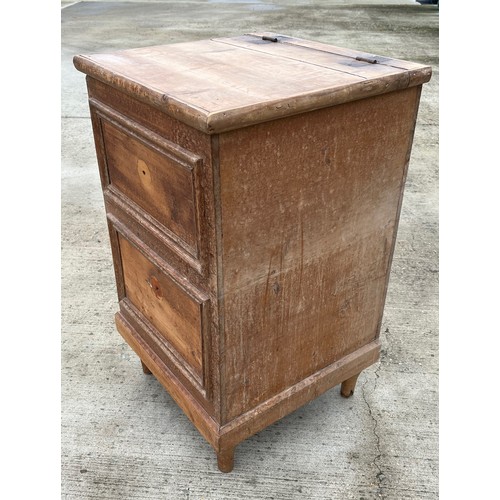 90 - Pine storage unit with two faux drawers and hinged lid, 51cm x 49 cm x 85 cm high.

This lot is coll... 