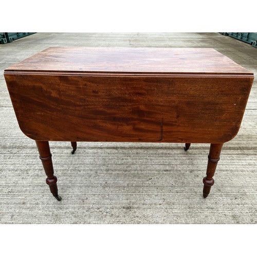 95 - Mahogany dinning room furniture, a Pembroke table with a nicely figured top.

This lot is collection... 