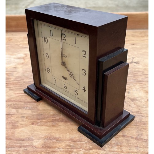 97 - Art Deco Smiths mantle clock with a brown Bakerlite case.

This lot is available for in-house shippi... 