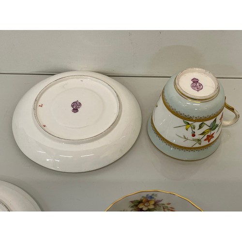 106 - Collection of hand decorated bone china tea wares, by Foley and Royal Worcester.

This lot is availa... 