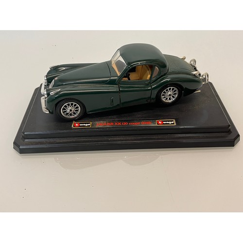 112 - A detailed model of a 1948 Jaguar XK 120 sports car.


This lot is available for in-house shipping