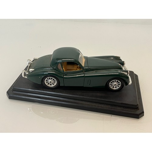 112 - A detailed model of a 1948 Jaguar XK 120 sports car.


This lot is available for in-house shipping