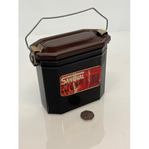 118 - Enamelled lunch box.

This lot is available for in-house shipping