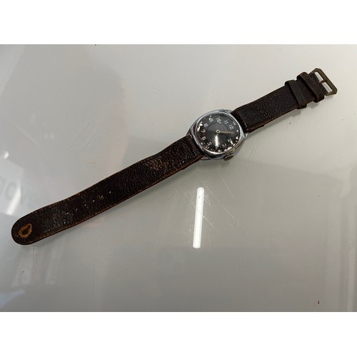 529 - Gents wristwatch, an Ingersoll Valiant with leather strap.

This lot is available for in-house shipp... 