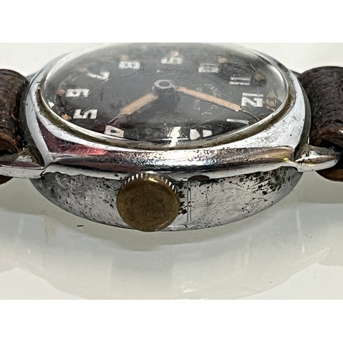 529 - Gents wristwatch, an Ingersoll Valiant with leather strap.

This lot is available for in-house shipp... 