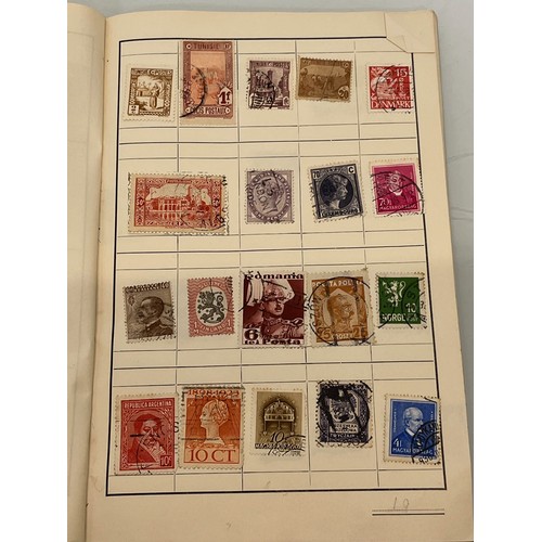 541 - Philately, an album of world Stamps and an envelope of loose stamps.

This lot is available for in-h... 