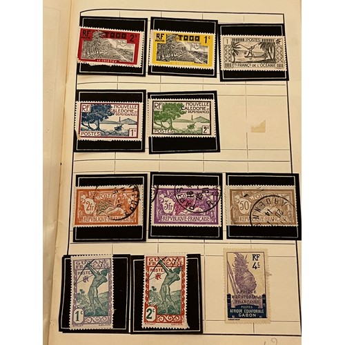 541 - Philately, an album of world Stamps and an envelope of loose stamps.

This lot is available for in-h... 