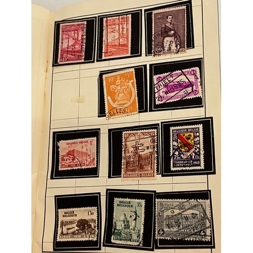 541 - Philately, an album of world Stamps and an envelope of loose stamps.

This lot is available for in-h... 