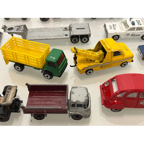 397 - Collection of diesast toys, matchbox, hot wheels etc.

This lot is avaialble for in house shipping.